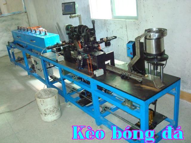 Bàn rung có khởi động tự động khi cắm điện không?