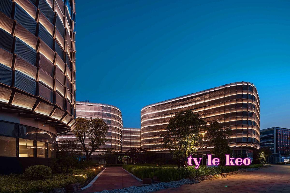 Nhà sản xuất đèn chiếu sáng ngoài trời LED chia sẻ những vấn đề cần lưu ý khi sử dụng đèn chiếu sáng ngoài trời
